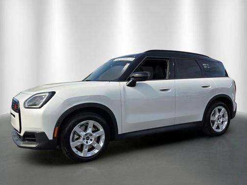 Nanuq White Metallic 2026 MINI Countryman S