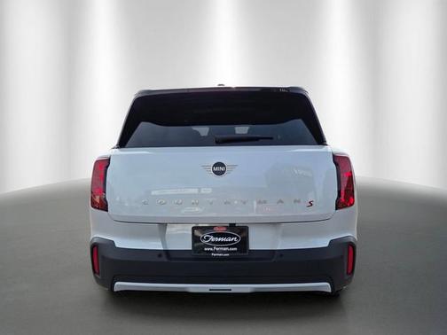 Nanuq White Metallic 2026 MINI Countryman S