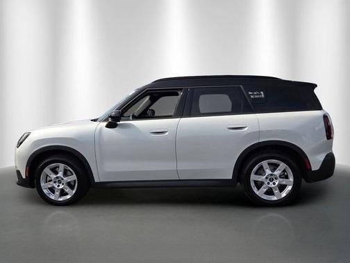Nanuq White Metallic 2026 MINI Countryman S