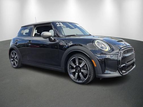 2023 MINI Hardtop 