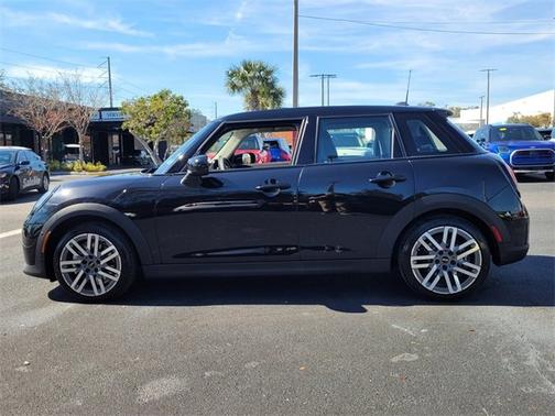 2025 MINI Hardtop