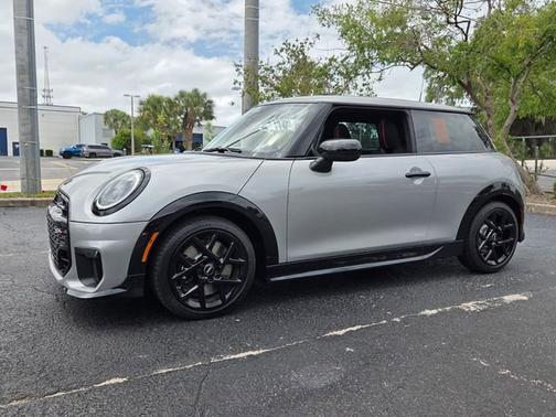 Melting Silver III Metallic 2026 MINI Hardtop