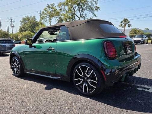 British Racing Green IV Met 2026 MINI Convertible