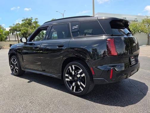 Midnight Black II Metallic 2027 MINI Countryman