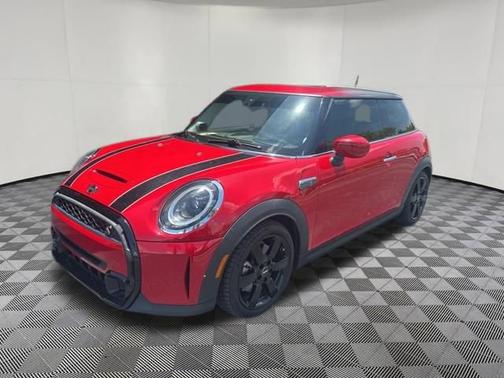 Chili Red 2023 MINI Hardtop