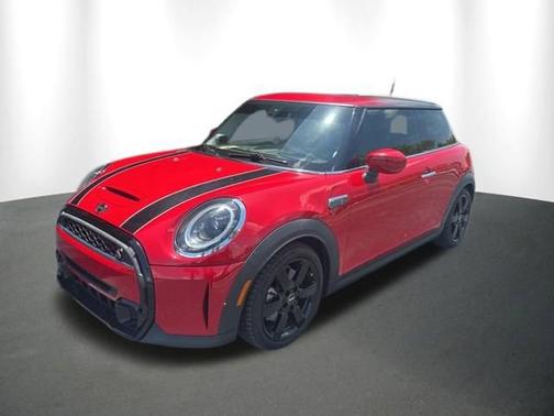 Chili Red 2023 MINI Hardtop