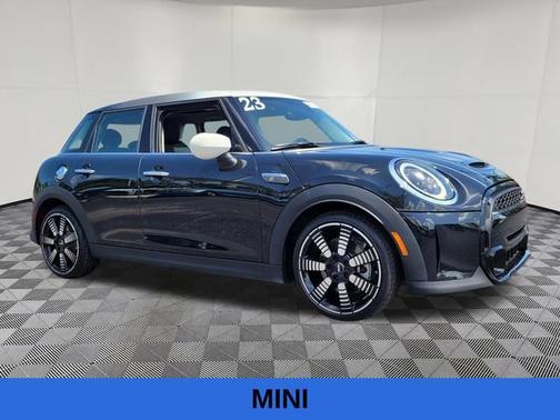 2023 MINI Hardtop