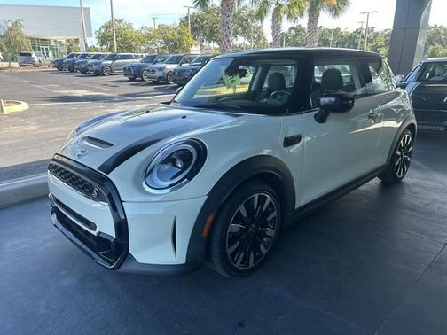 2023 MINI Hardtop 