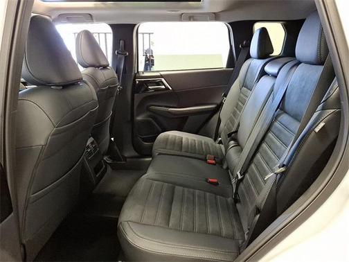2025 Mitsubishi Outlander PHEV SE S-AWC