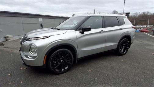 2022 Mitsubishi Outlander SE