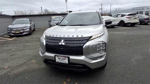 2022 Mitsubishi Outlander SE