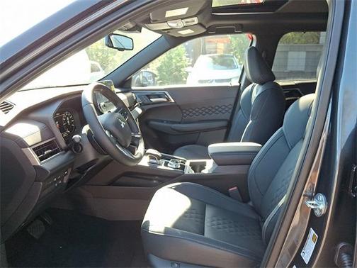 2025 Mitsubishi Outlander PHEV SEL