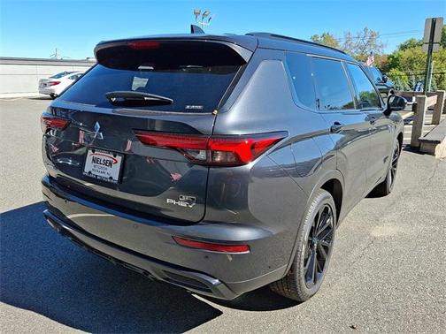 2025 Mitsubishi Outlander PHEV SEL