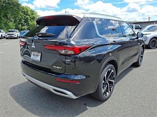 2025 Mitsubishi Outlander PHEV SEL