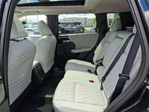 2025 Mitsubishi Outlander PHEV SEL
