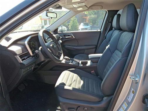 2025 Mitsubishi Outlander PHEV SE S-AWC