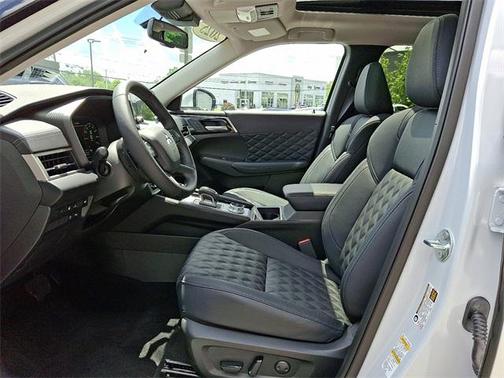 2025 Mitsubishi Outlander PHEV SEL