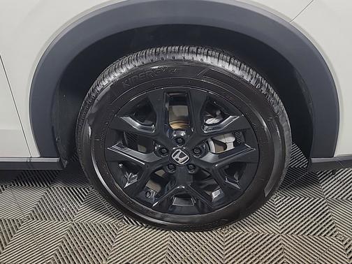 Platinum White Pearl 2025 Honda HR-V