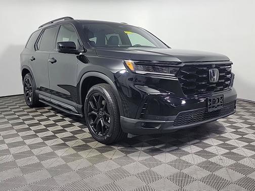 Crystal Black Pearl 2025 Honda Pilot