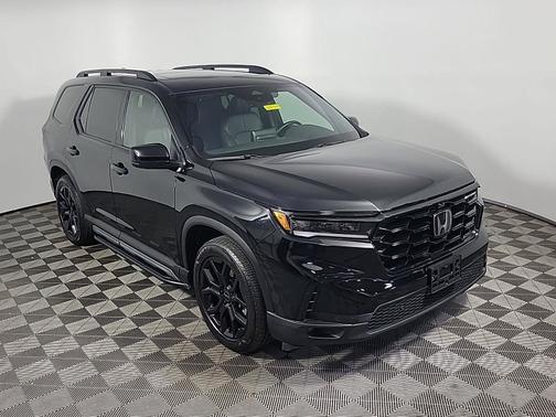 Crystal Black Pearl 2025 Honda Pilot