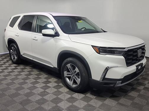 Platinum White Pearl 2025 Honda Pilot