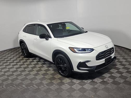 Platinum White Pearl 2026 Honda HR-V