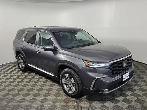 Modern Steel Metallic 2023 Honda Pilot