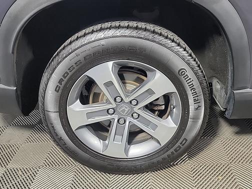 Modern Steel Metallic 2023 Honda Pilot