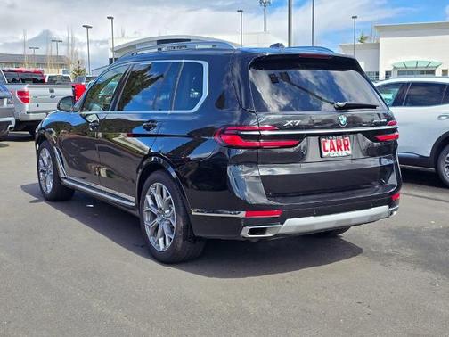 Black Sapphire Metallic 2024 BMW X7 xDrive40i