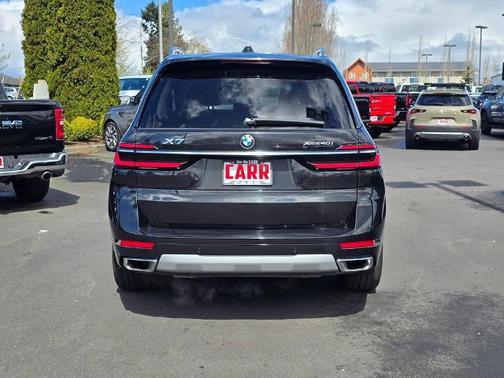 Black Sapphire Metallic 2024 BMW X7 xDrive40i