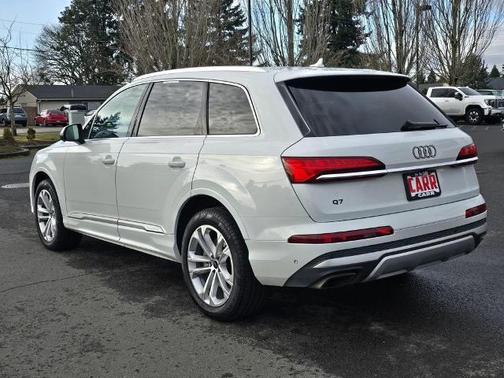 Carrara White 2025 Audi Q7 55 Premium Plus