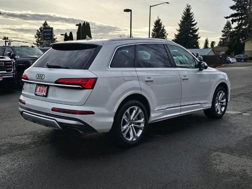 Carrara White 2025 Audi Q7 55 Premium Plus