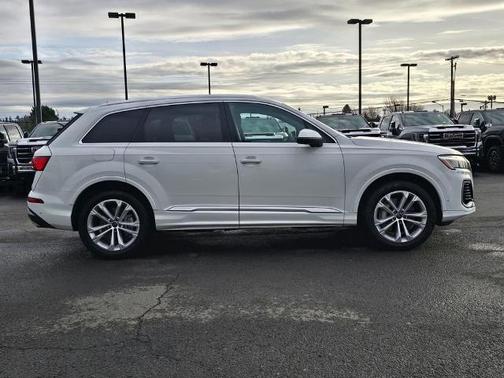 Carrara White 2025 Audi Q7 55 Premium Plus