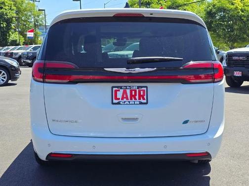 Bright White Clearcoat 2023 Chrysler Pacifica Hybrid Limited