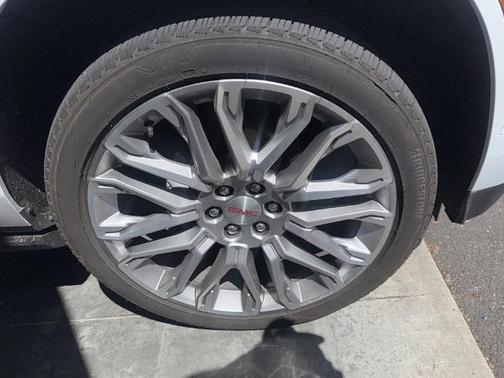 Glacier White Tricoat 2026 GMC Yukon XL Denali