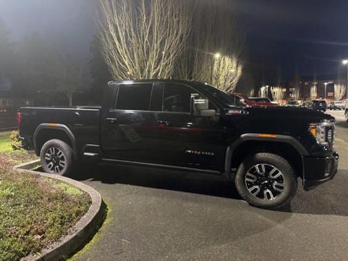 Onyx Black 2022 GMC Sierra 2500 AT4