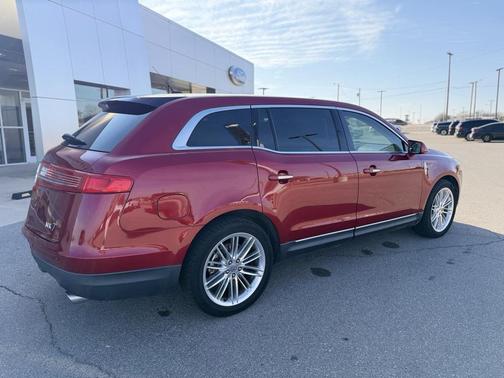 2019 Lincoln MKT Reserve