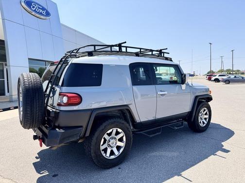 2014 Toyota FJ Cruiser Base