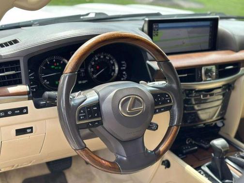 2017 Lexus LX 570 Base