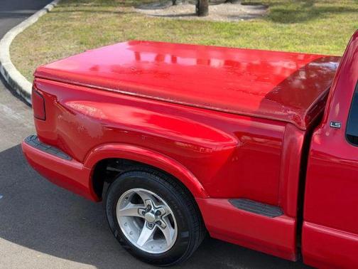 2003 Chevrolet S-10 LS 6 FT
