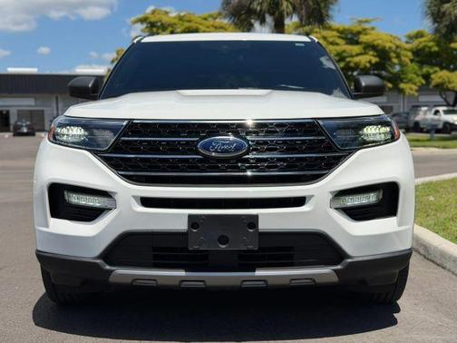White Metallic 2020 Ford Explorer XLT