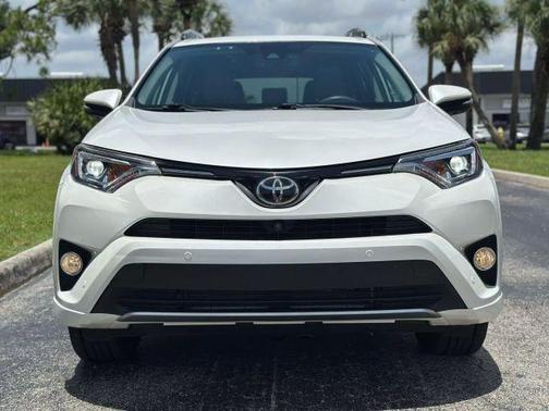 2017 Toyota RAV4 Platinum