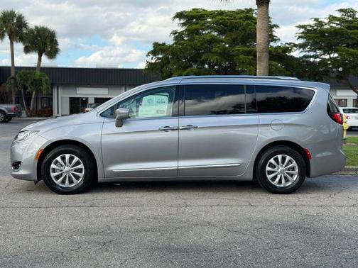 2018 Chrysler Pacifica Touring-L