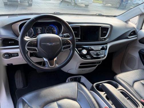 2018 Chrysler Pacifica Touring-L