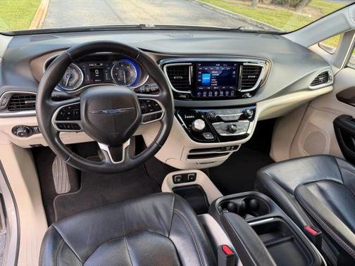 2018 Chrysler Pacifica Touring-L