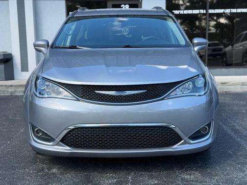 2018 Chrysler Pacifica Touring-L