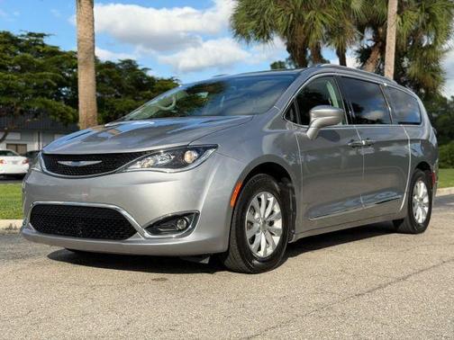 2018 Chrysler Pacifica Touring-L