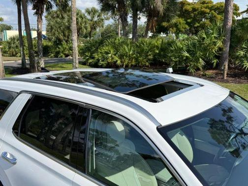 Hyper White 2022 Hyundai PALISADE Calligraphy