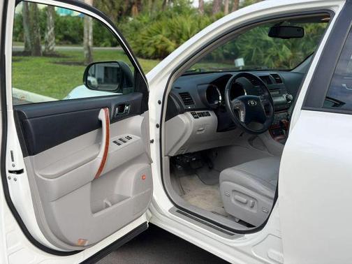 Blizzard Pearl 2010 Toyota Highlander Limited