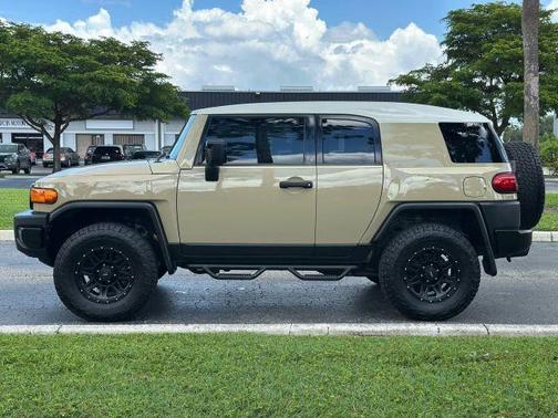 2012 Toyota FJ Cruiser Base